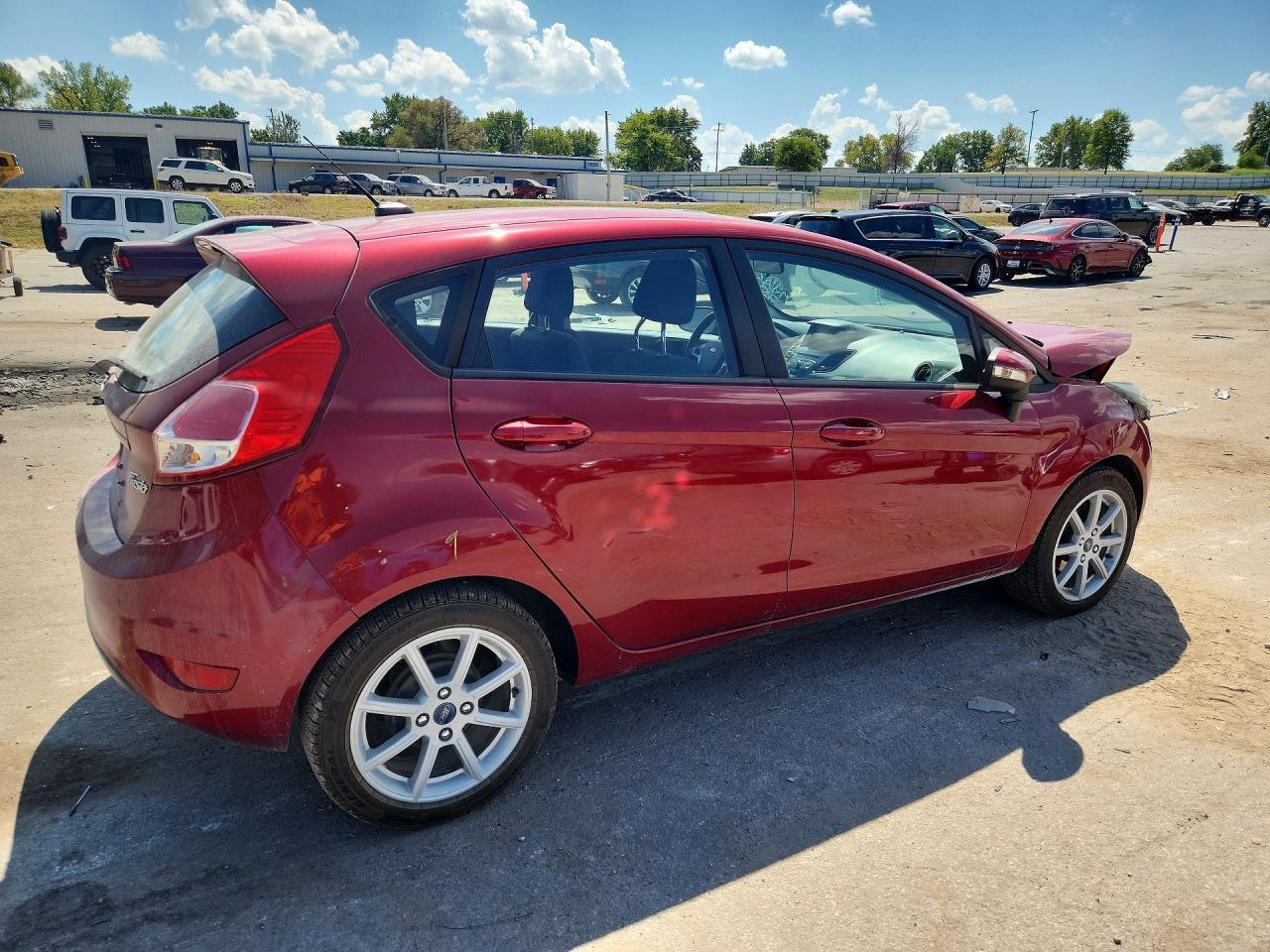2017 Ford Fiesta Se - Фото 3