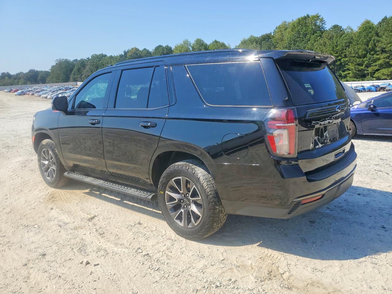 2021 Chevrolet Tahoe K1500 Z71 - Фото 2