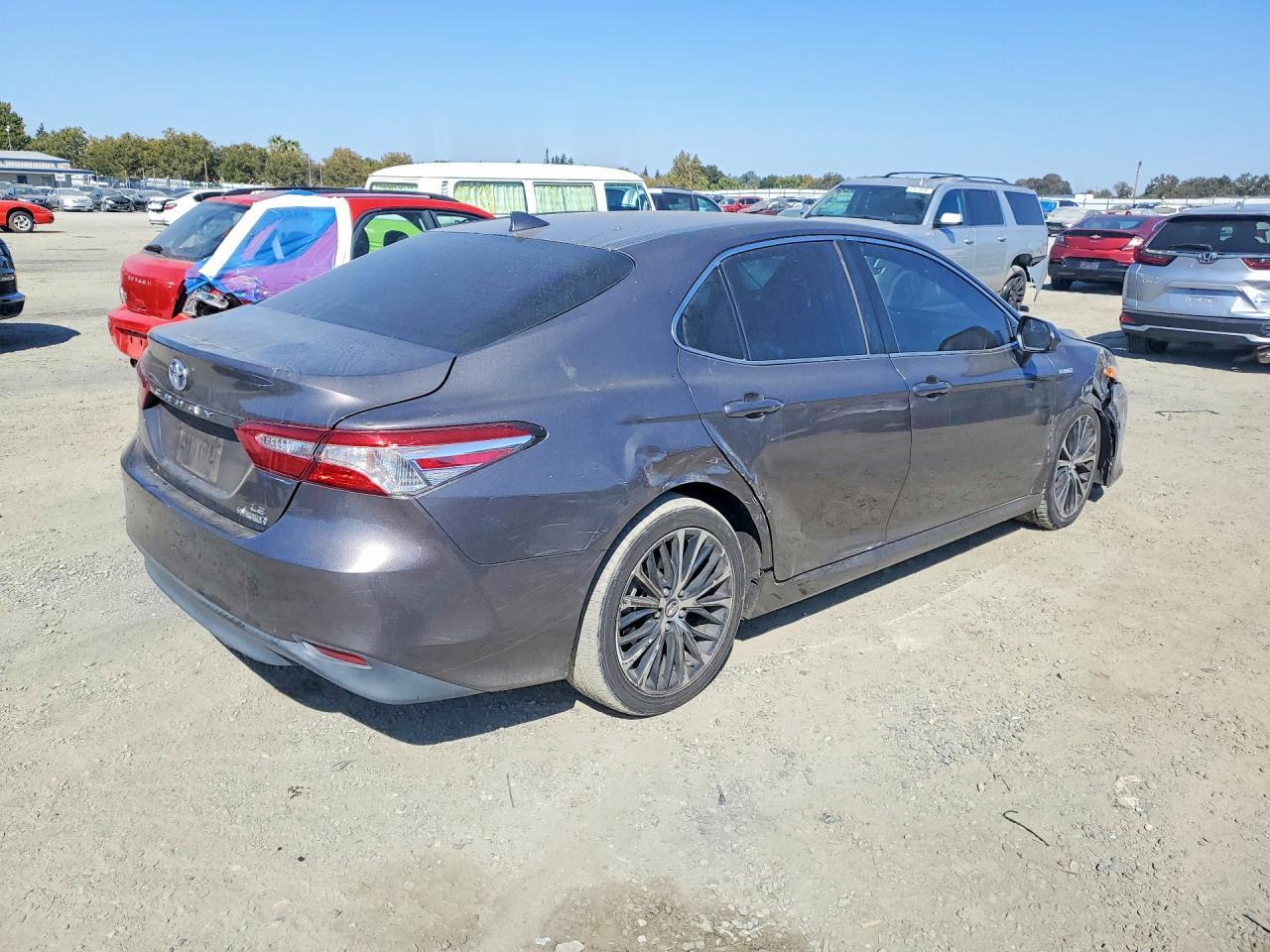 2020 Toyota Camry Le - Image 3