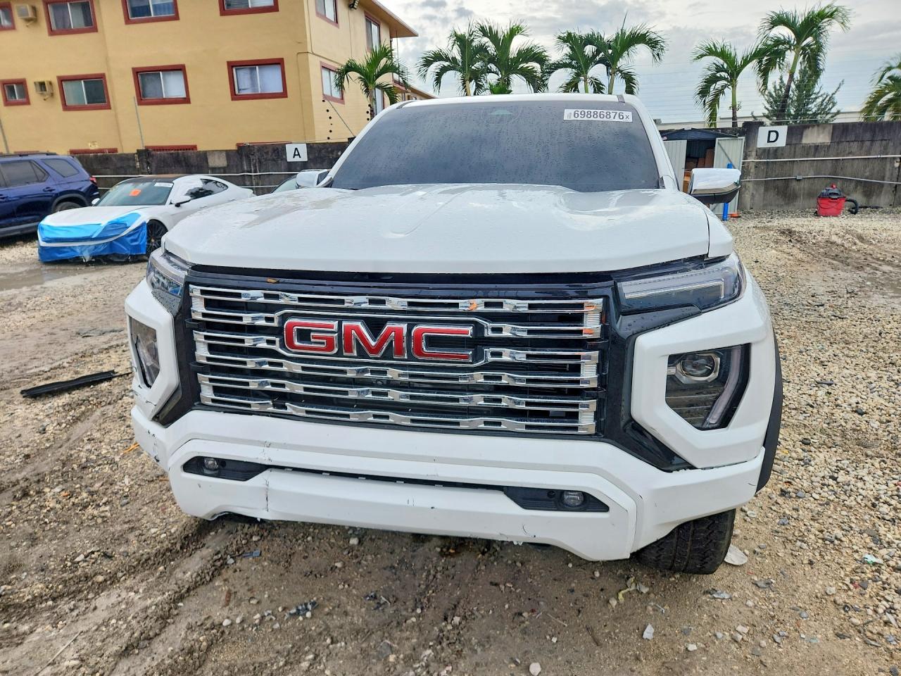 2023 GMC Canyon Denali - Image 5