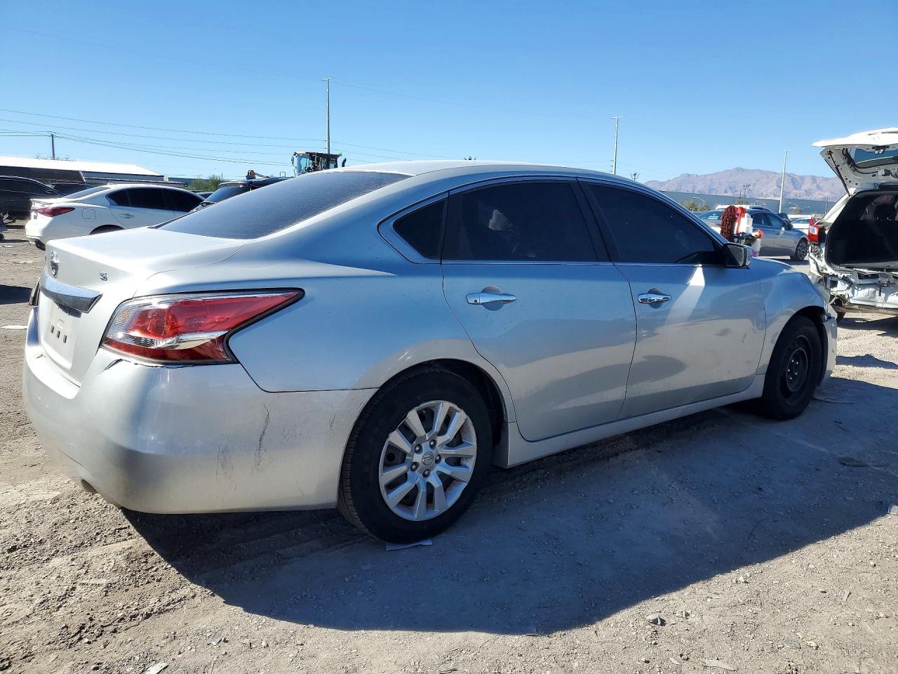 2015 Nissan Altima 2.5 S - Фото 3