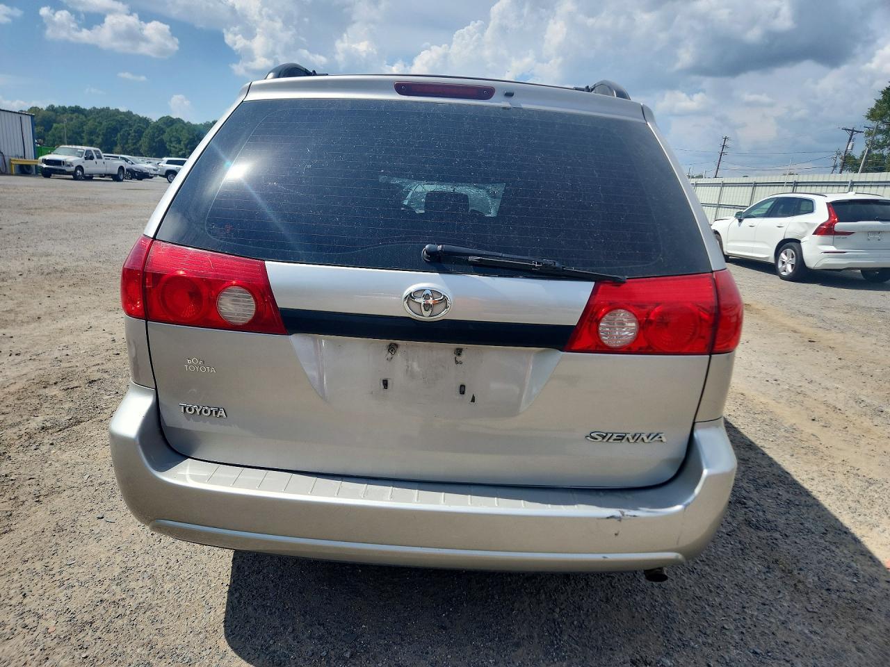 2009 Toyota Sienna Ce 8-Passenger - Фото 6