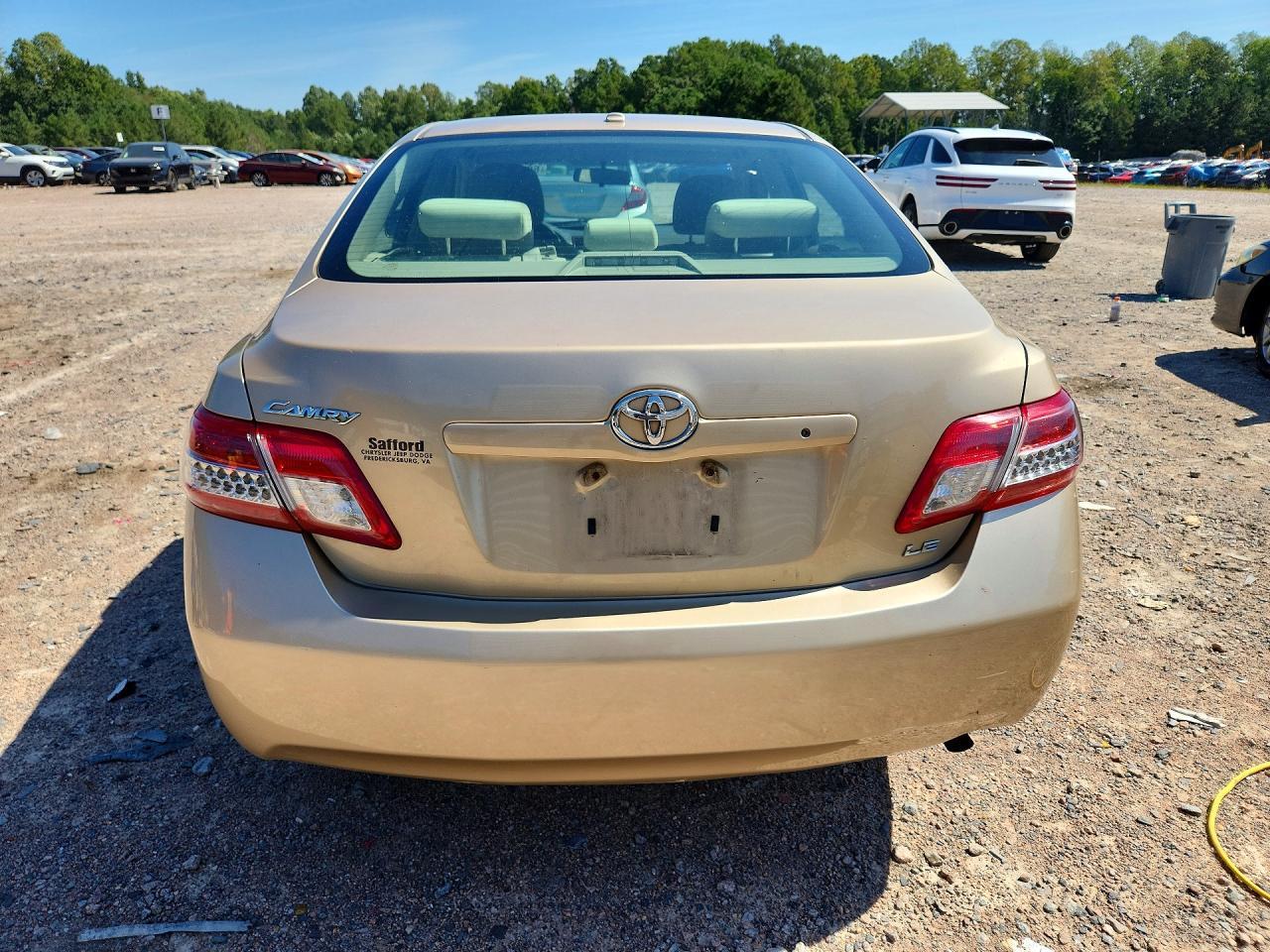 2010 Toyota Camry Le - Image 6