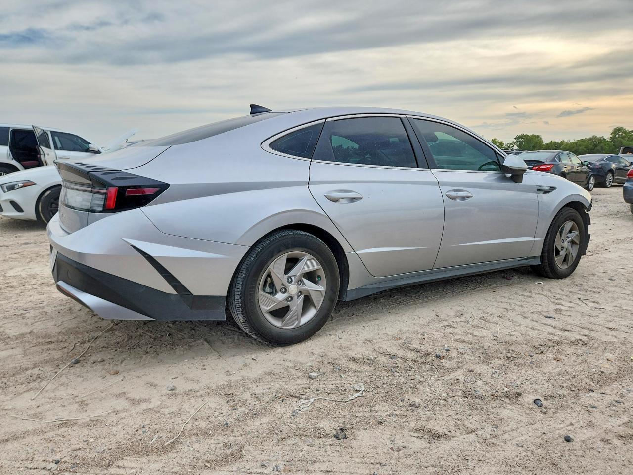 2025 Hyundai Sonata Se - Image 3