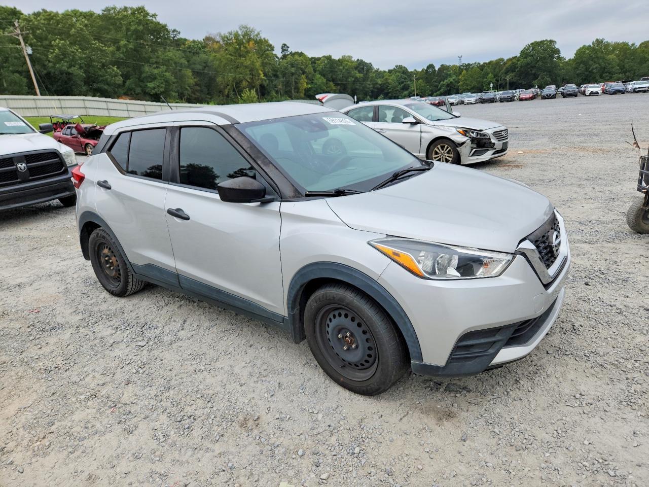 2020 Nissan Kicks S - Фото 4