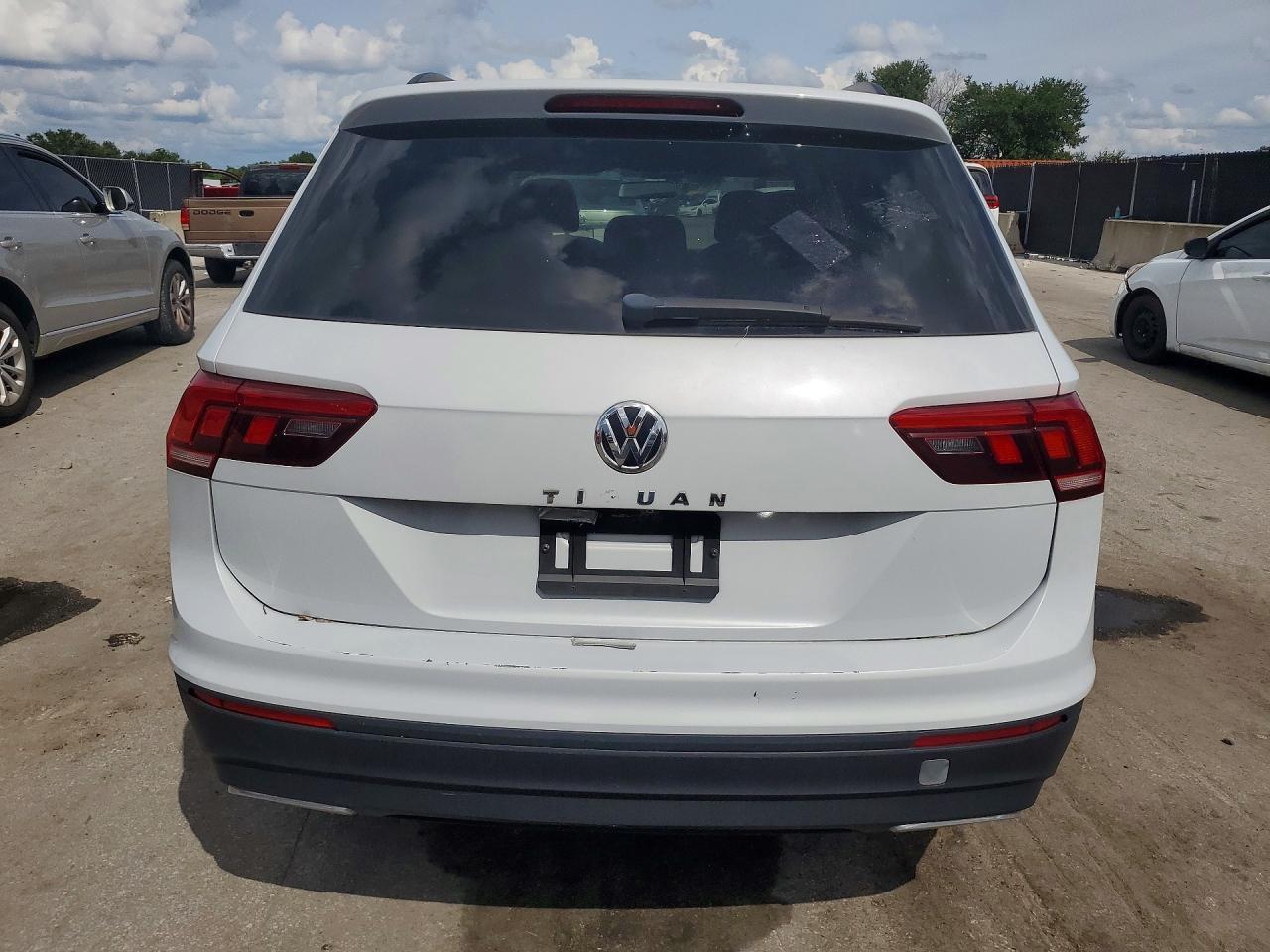 2019 Volkswagen Tiguan S - Image 6