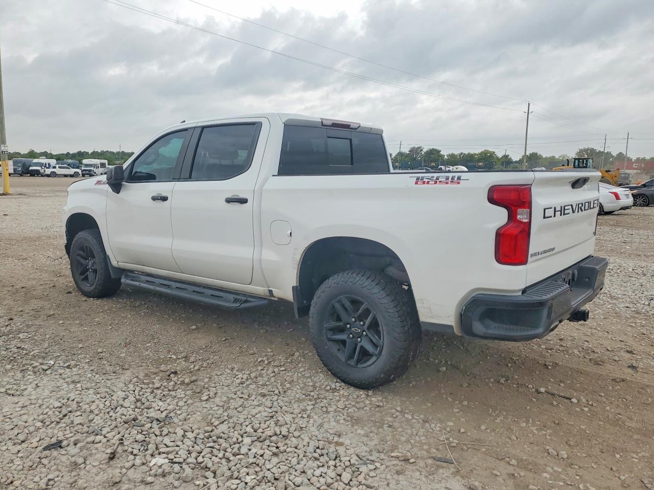 2020 Chevrolet Silverado K1500 Lt Trail Boss - Image 2