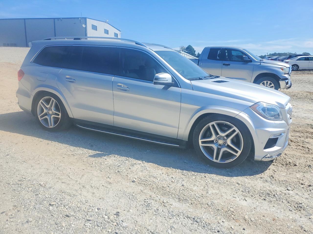 2016 Mercedes-Benz Gl 550 4Matic - Image 4