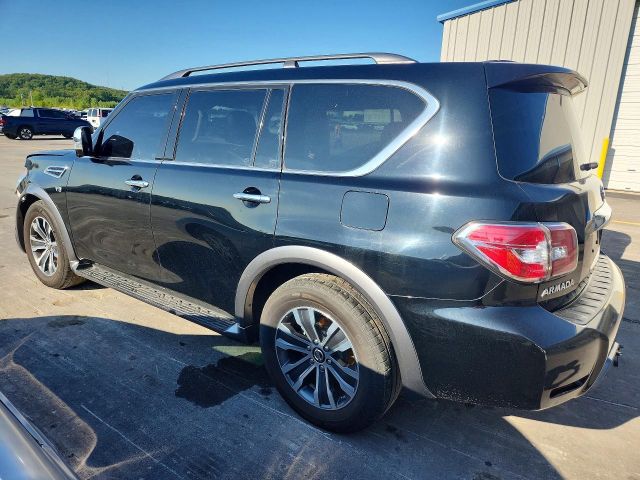 2019 Nissan Armada Sl - Image 2