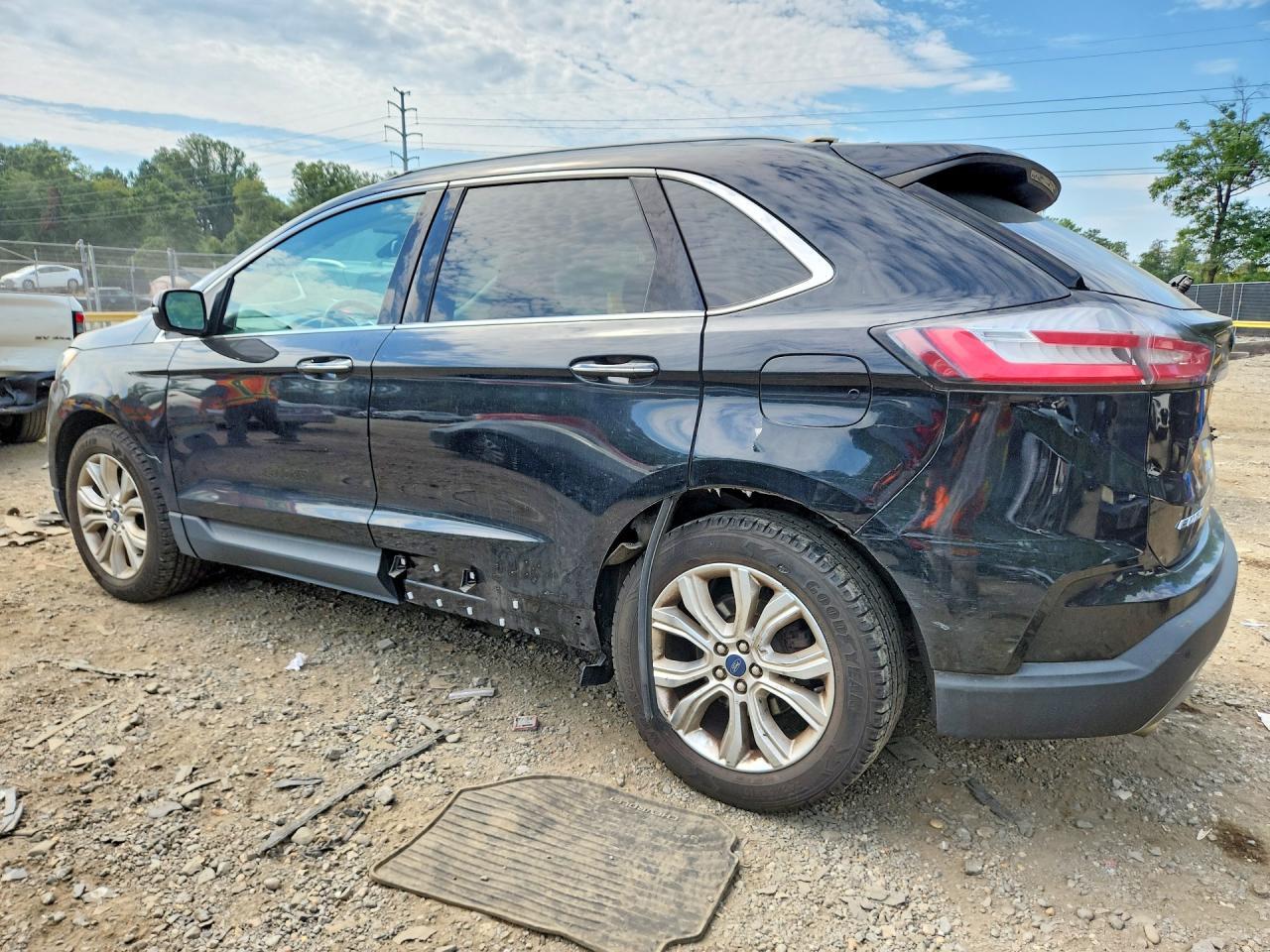 2020 Ford Edge Titanium - Фото 2