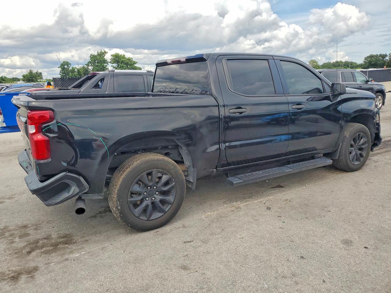 2020 Chevrolet Silverado C1500 Custom - Фото 3