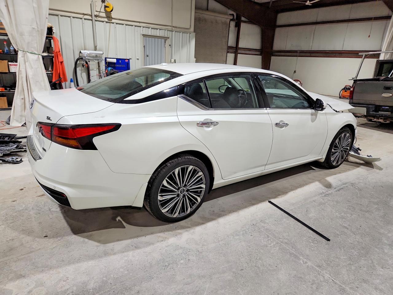 2023 Nissan Altima Sl - Фото 3