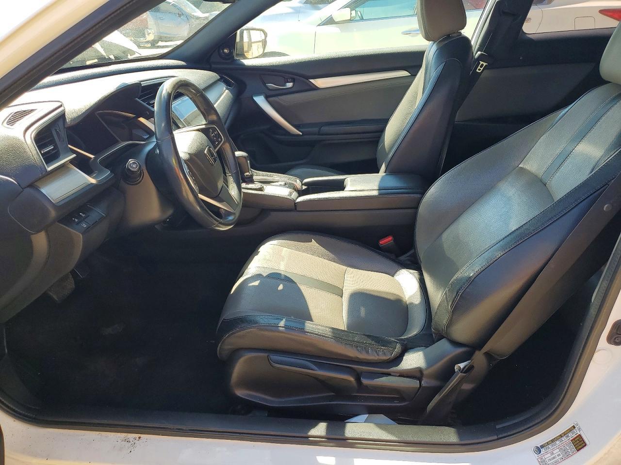 2016 Honda Civic Touring - Image 7