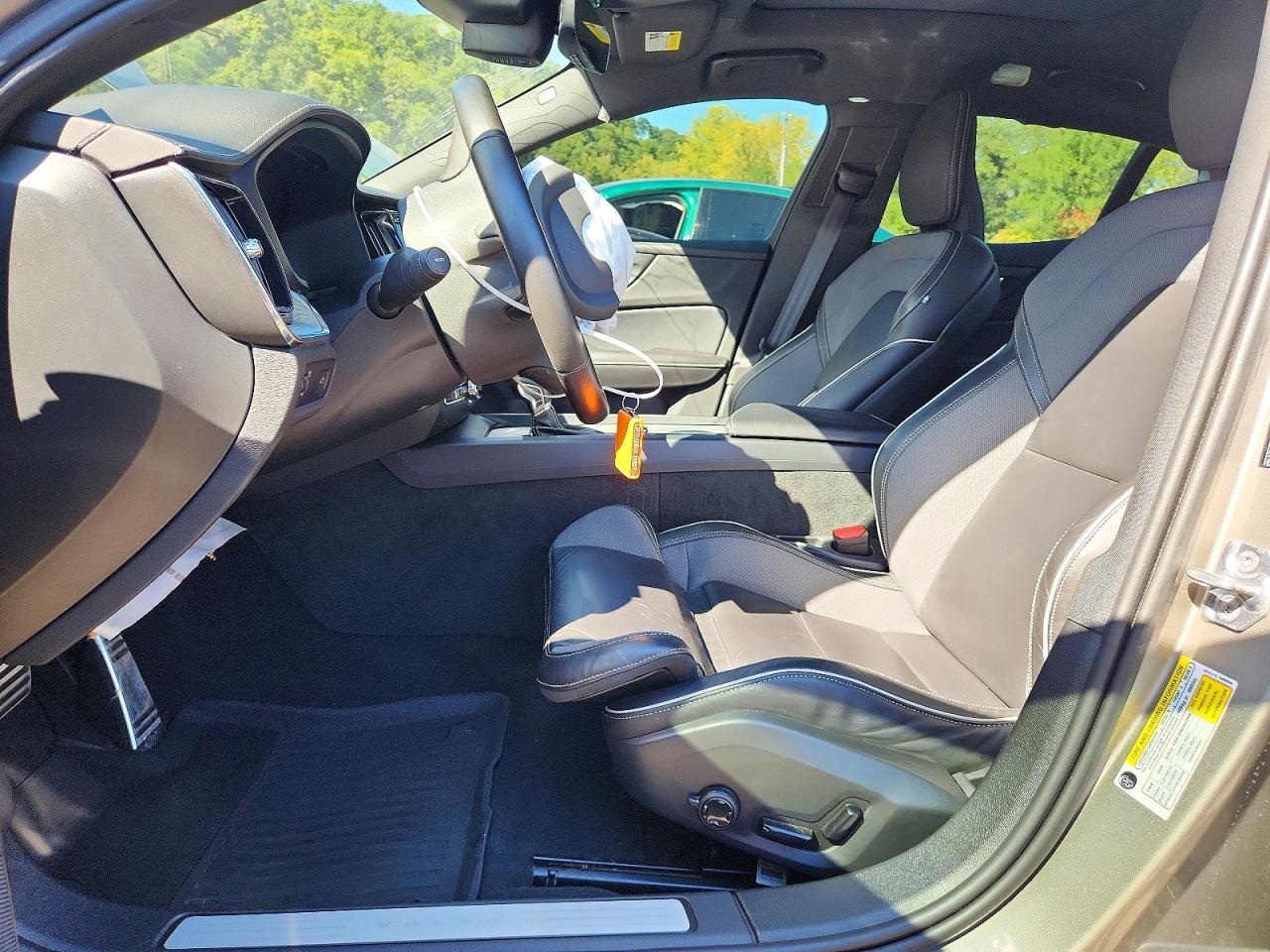 2021 Volvo S60 T6 R-Design - Фото 7