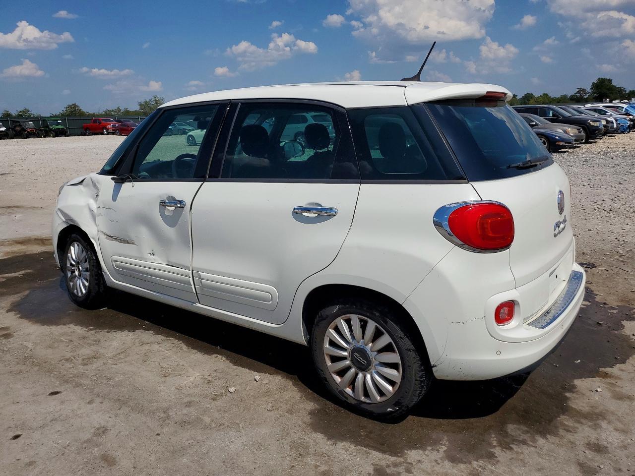 2014 Fiat 500L Easy - Image 2