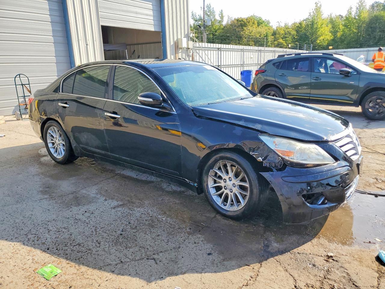 2010 Hyundai Genesis 3.8L - Фото 4
