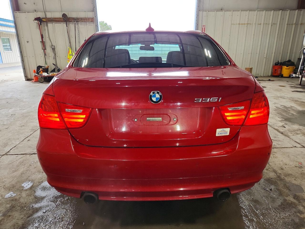 2011 BMW 335 Xi - Image 6