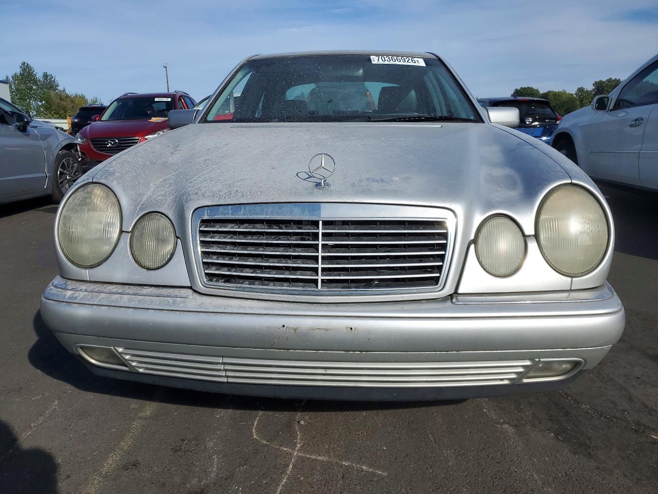 1999 Mercedes-Benz E 300Td - Фото 5