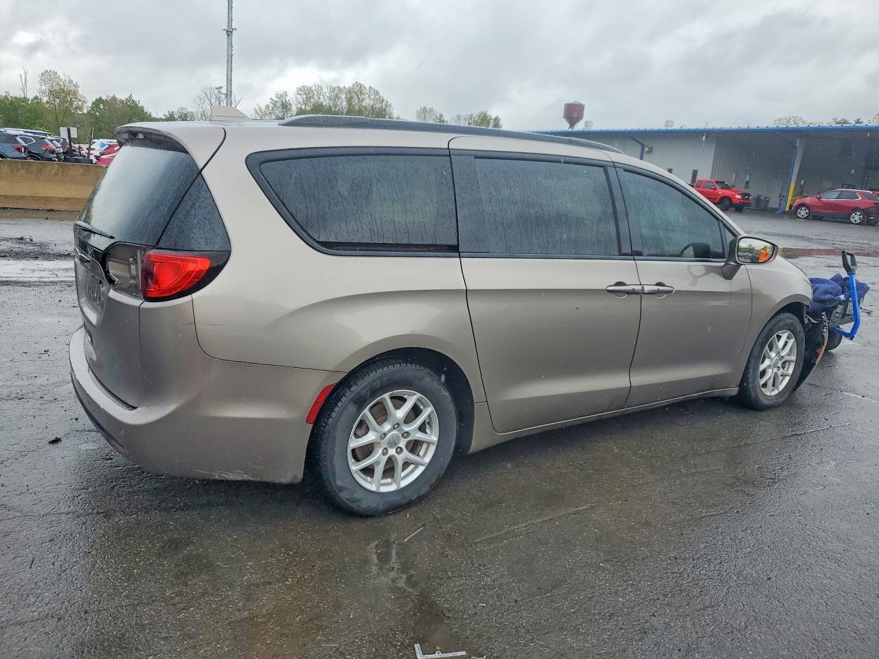 2018 Chrysler Pacifica Touring Plus - Image 3