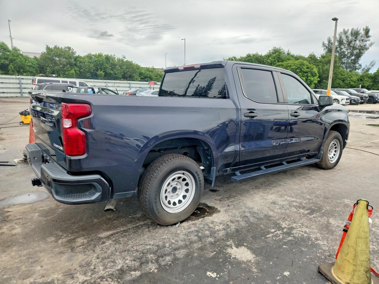 2022 Chevrolet Silverado C1500 Custom - Фото 3