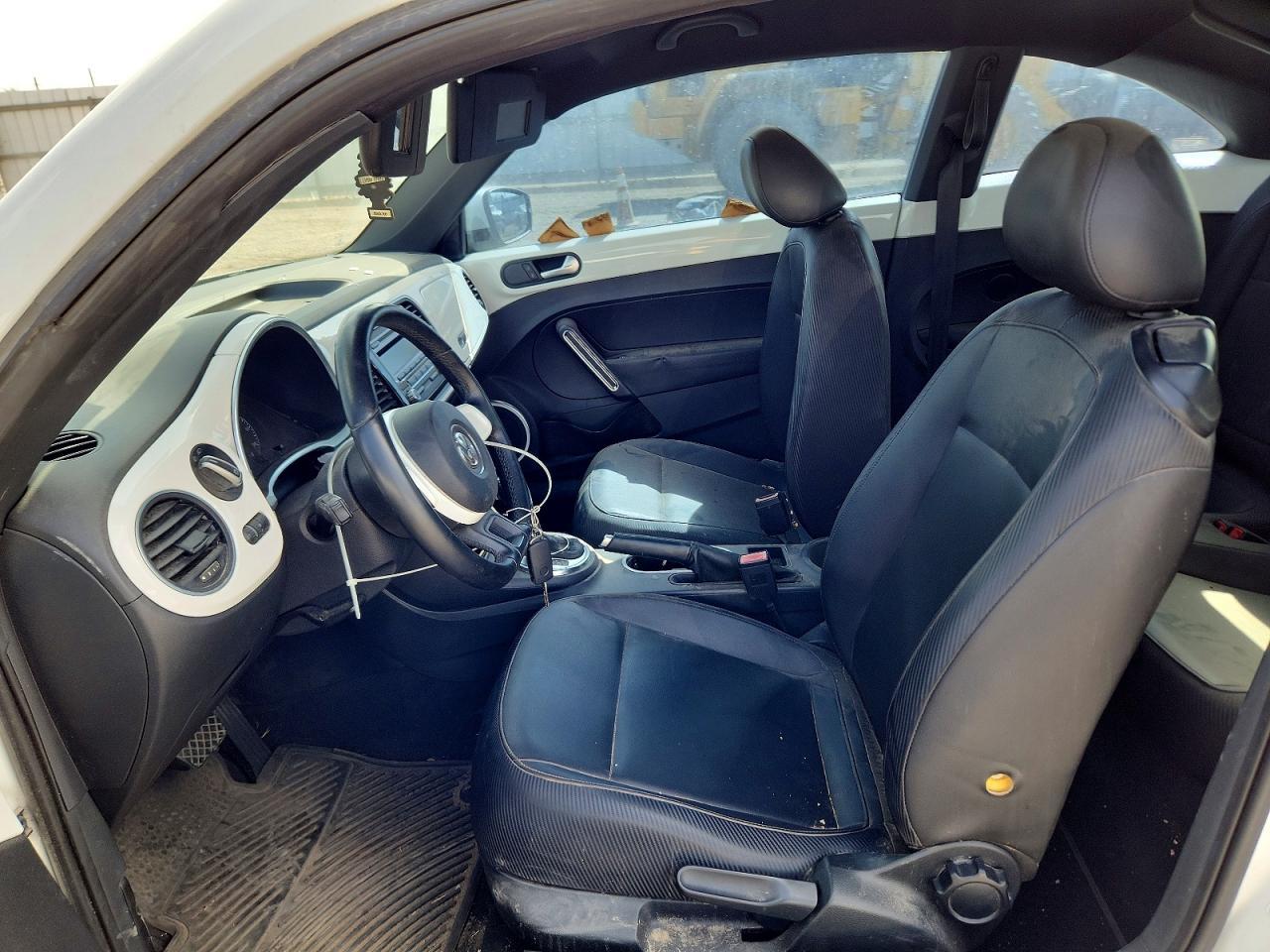 2012 Volkswagen Beetle - Image 7
