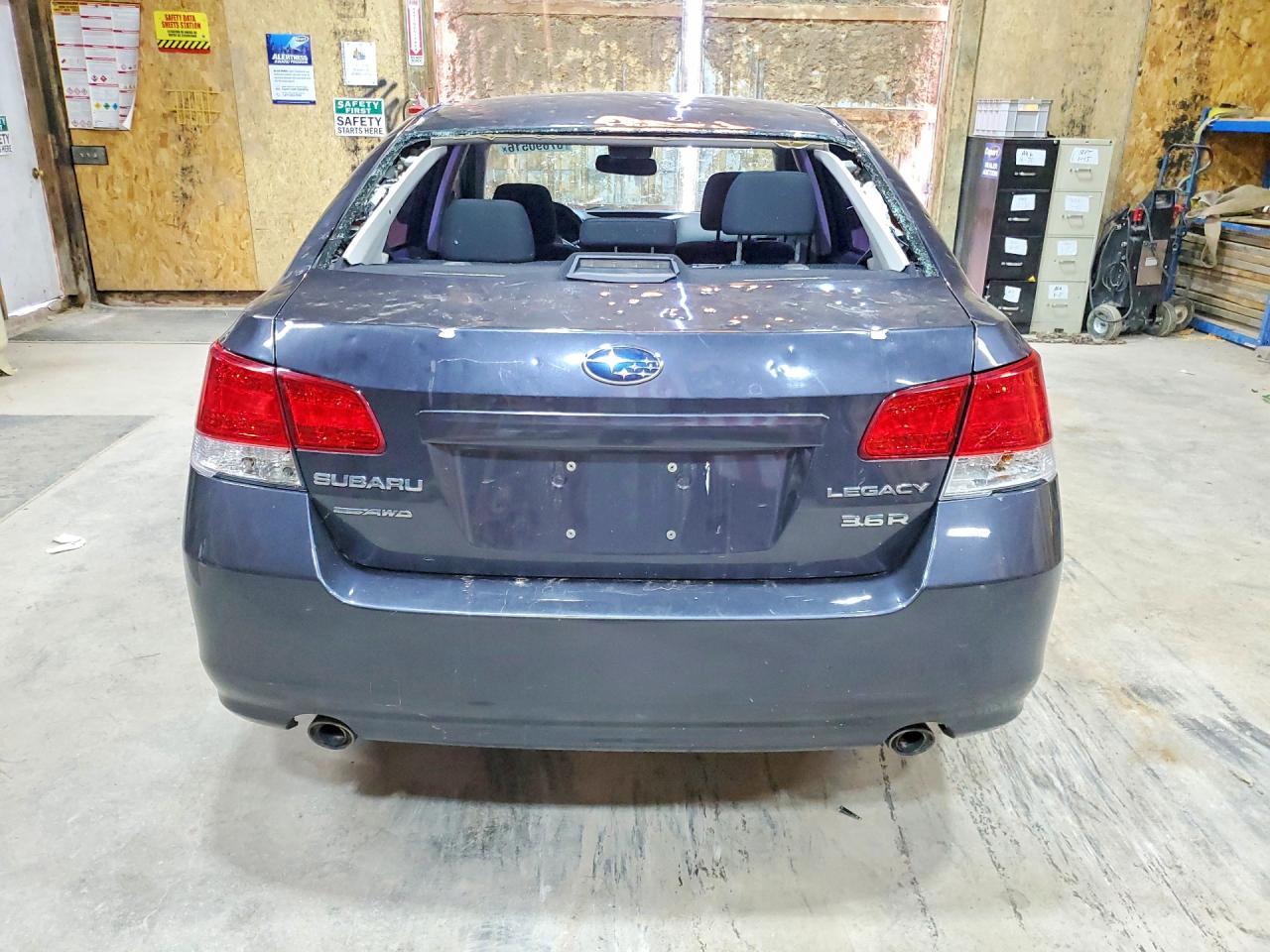 2010 Subaru Legacy 3.6R Premium - Фото 6