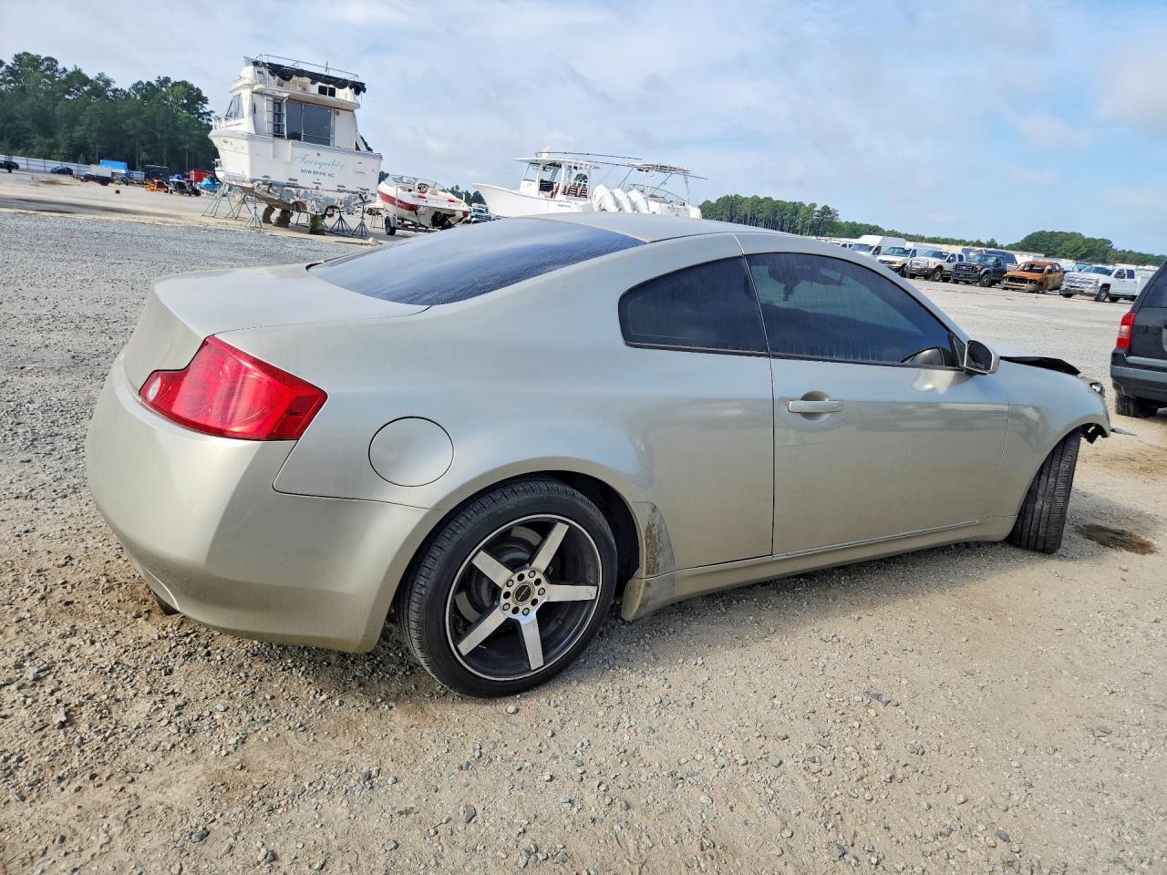 2005 Infiniti G35 Base - Image 3