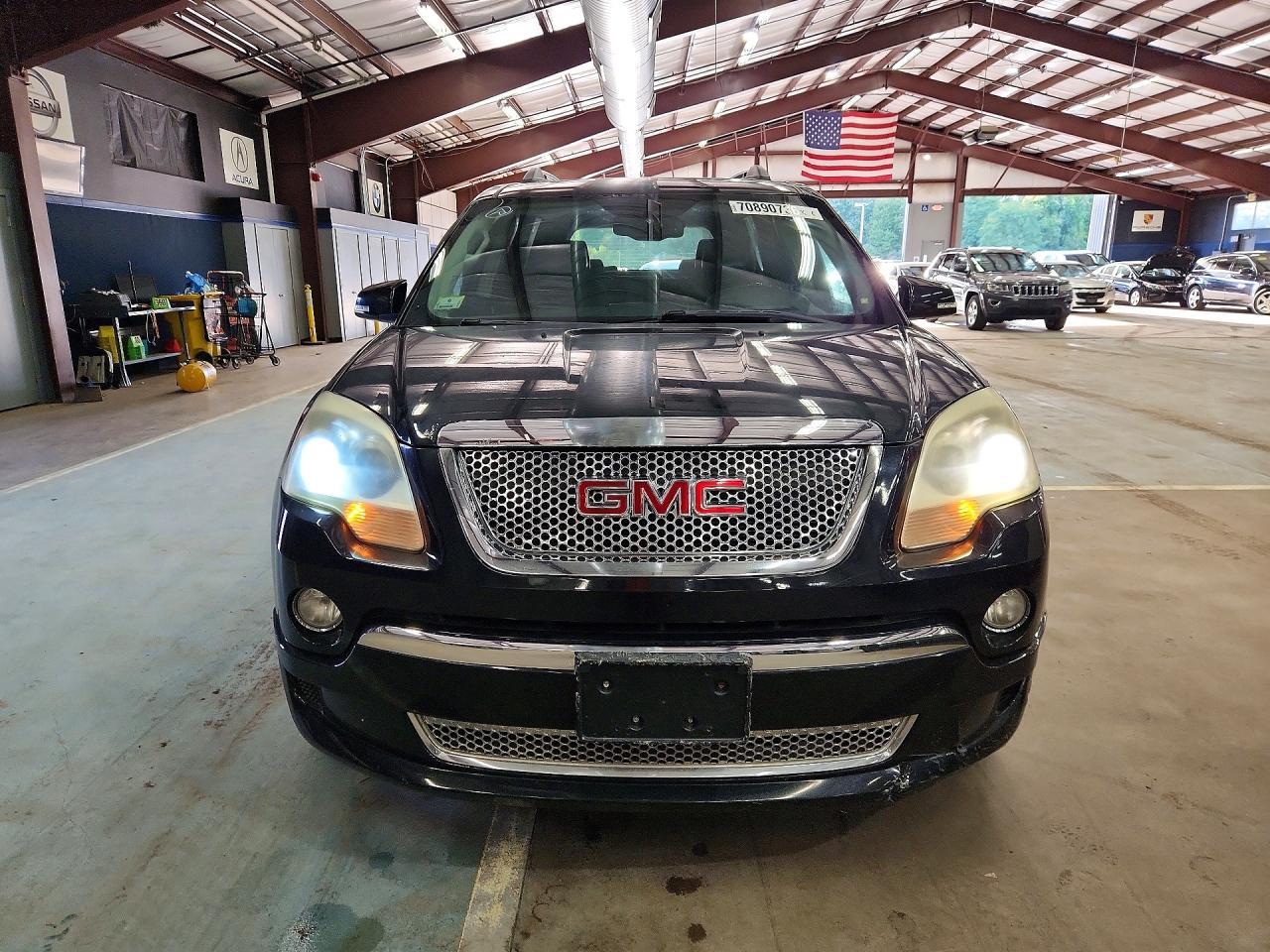 2011 GMC Acadia Denali - Image 5