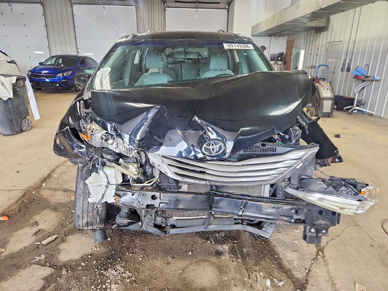 2015 Toyota Sienna Xle 7-Passenger - Фото 5