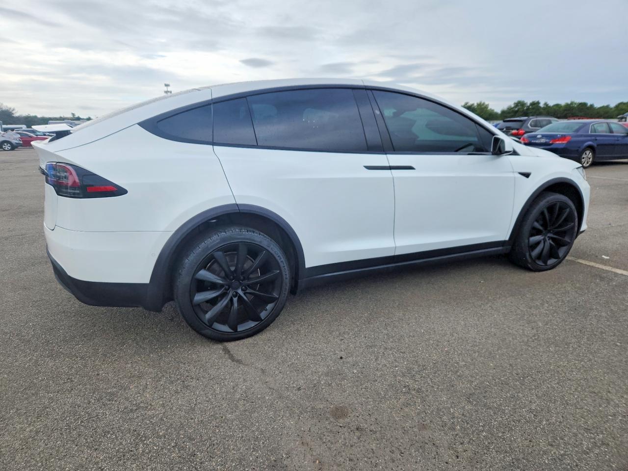 2023 Tesla Model X - Фото 3