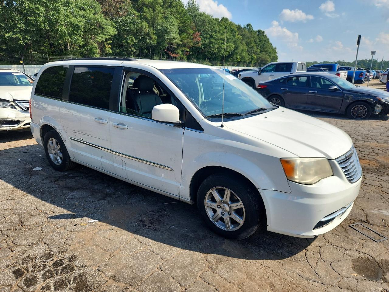 2012 Chrysler Town & Country Touring - Фото 4