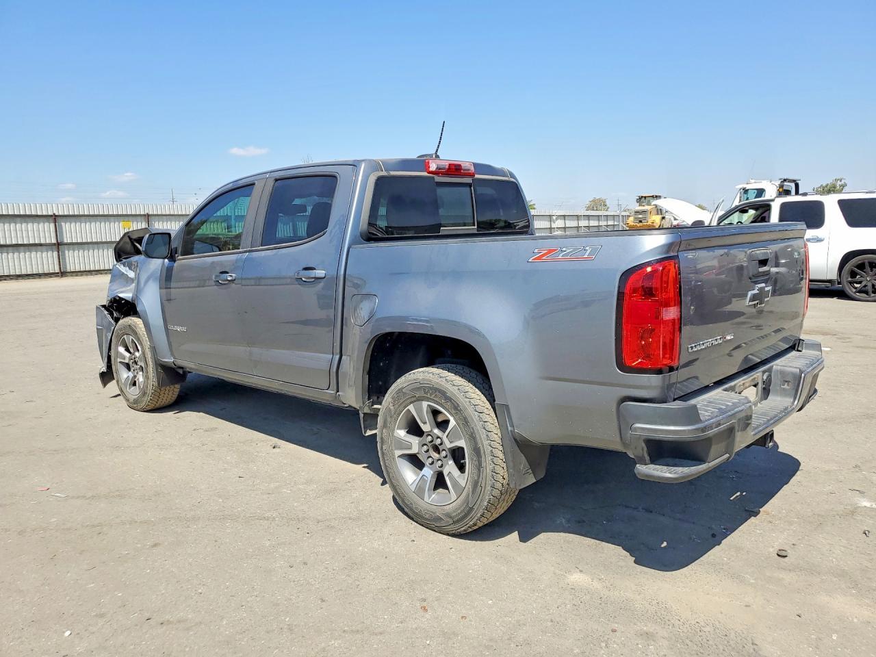 2018 Chevrolet Colorado Z71 - Фото 2