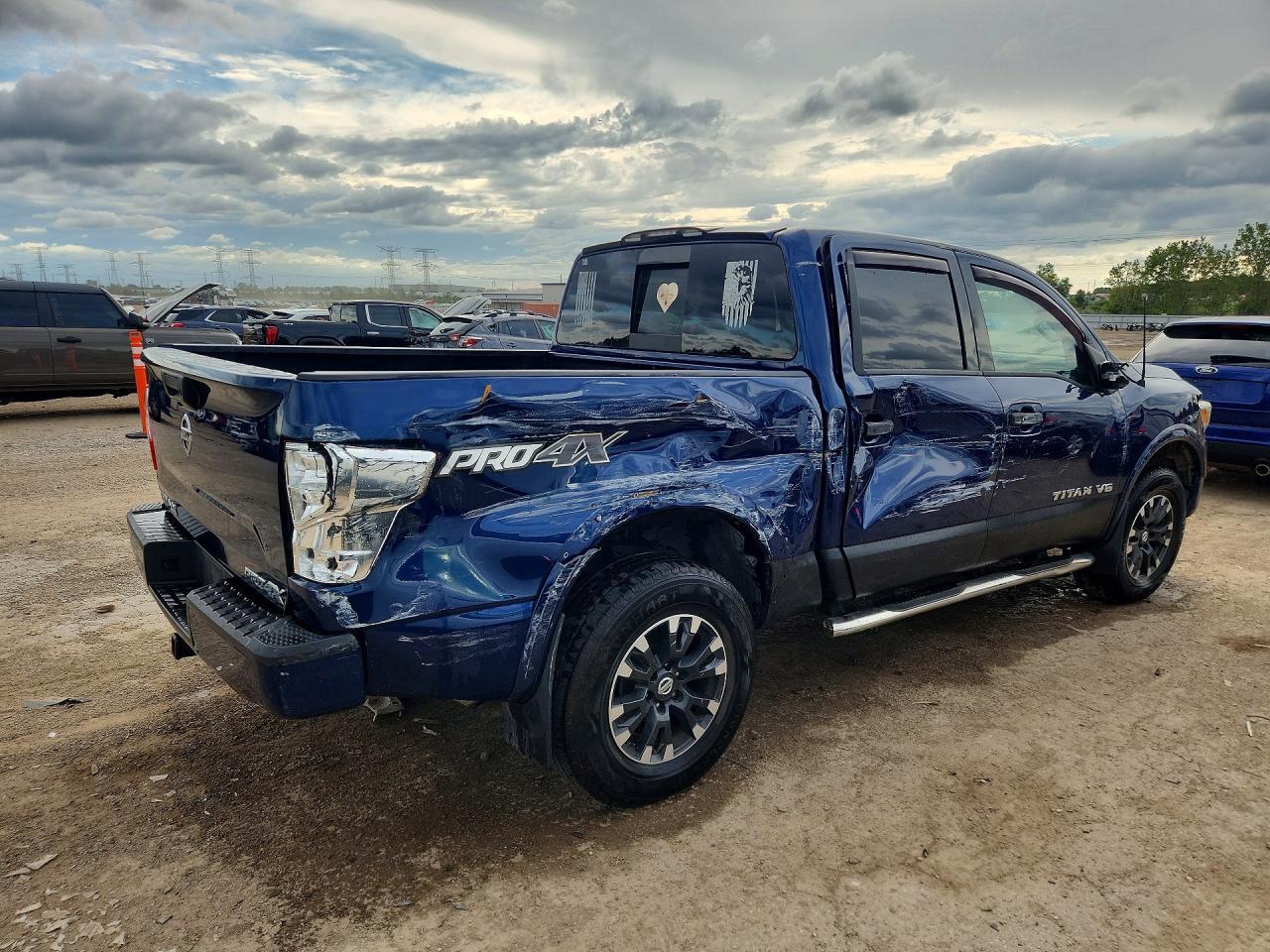 2019 Nissan Titan Pro-4X - Фото 3