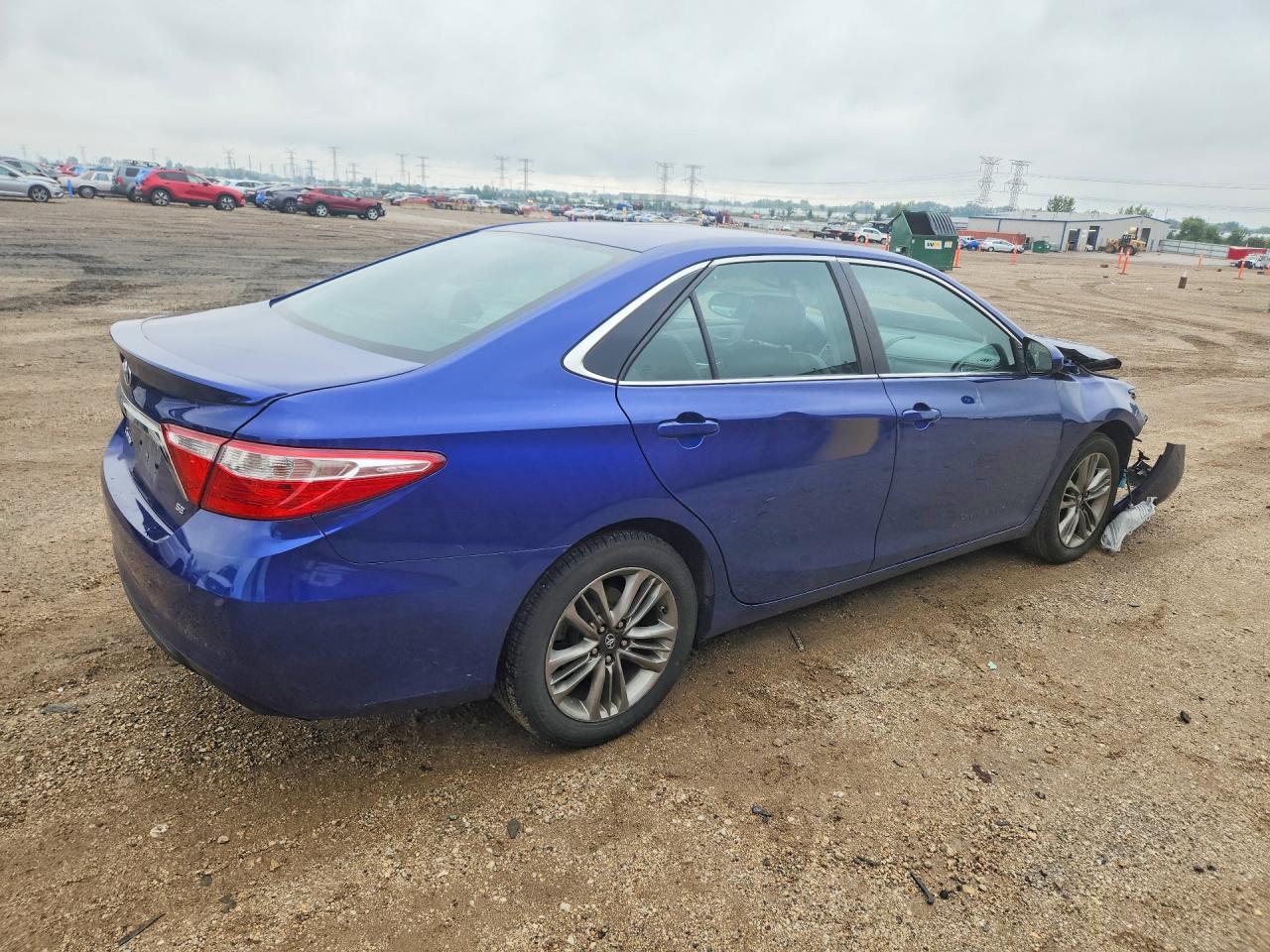 2016 Toyota Camry Se - Фото 3