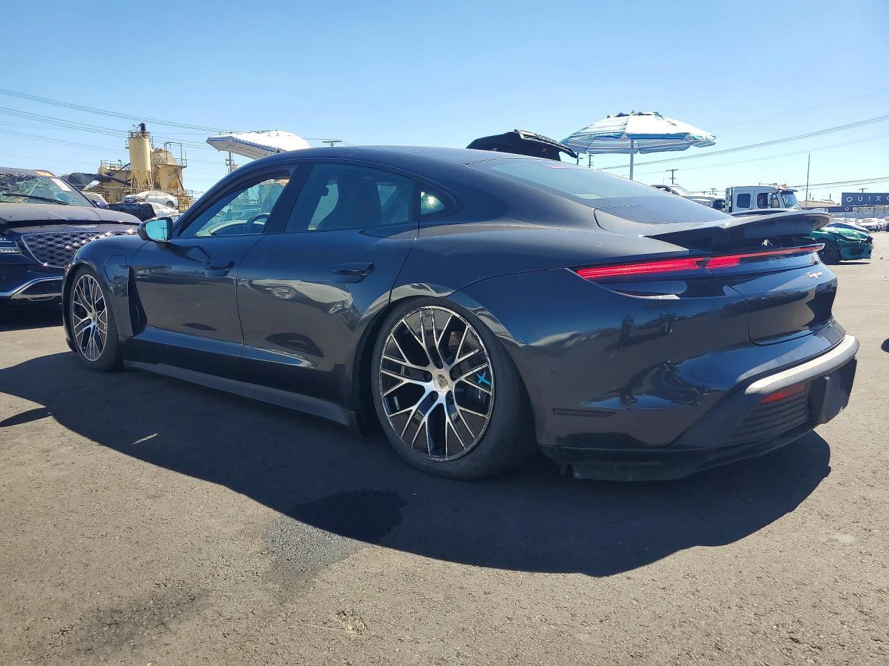 2021 Porsche Taycan - Фото 2