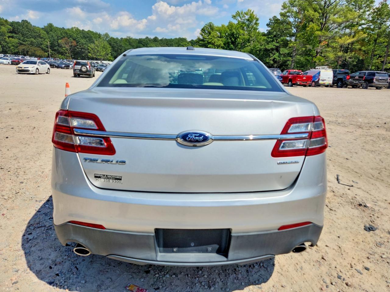 2015 Ford Taurus Se - Image 6