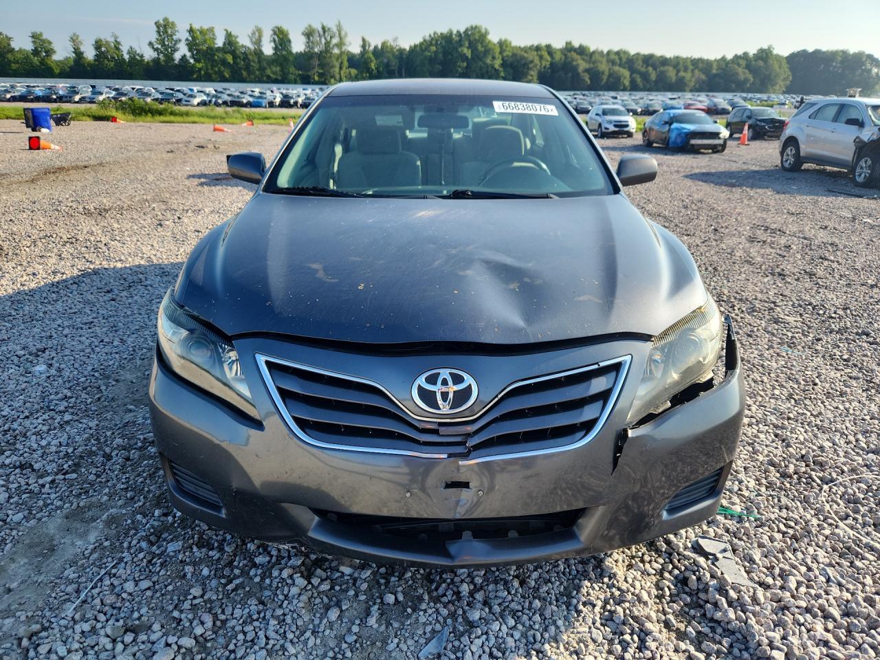 2010 Toyota Camry Le - Фото 5