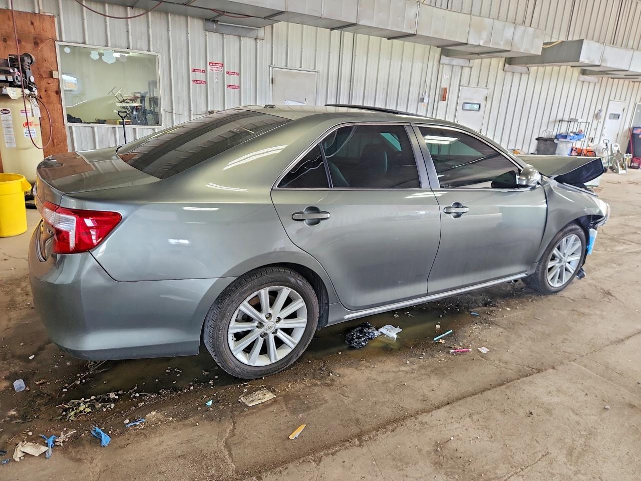 2012 Toyota Camry Xle - Image 3