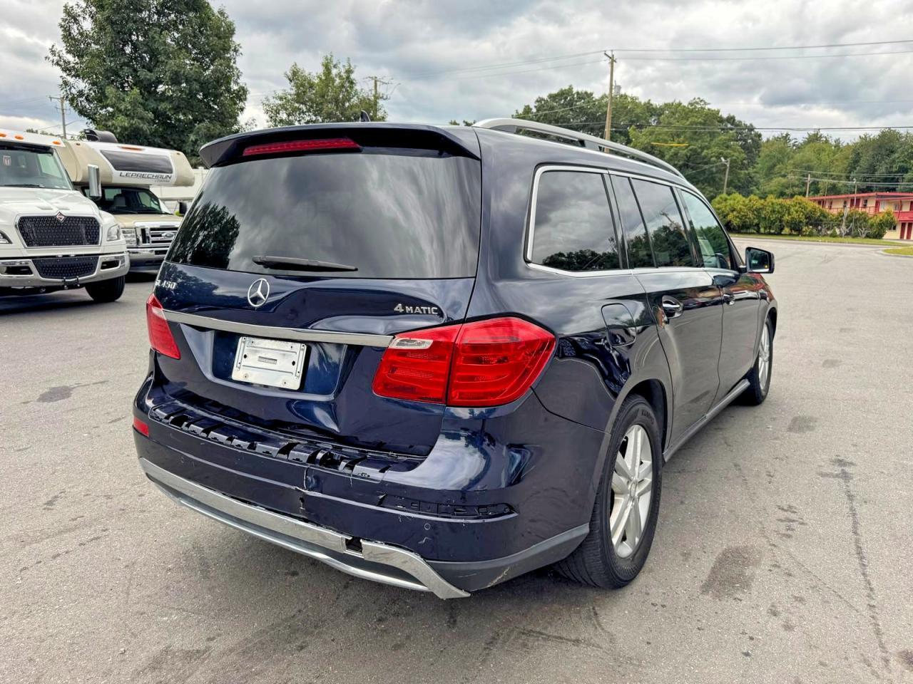 2014 Mercedes-Benz Gl 450 4Matic - Image 3