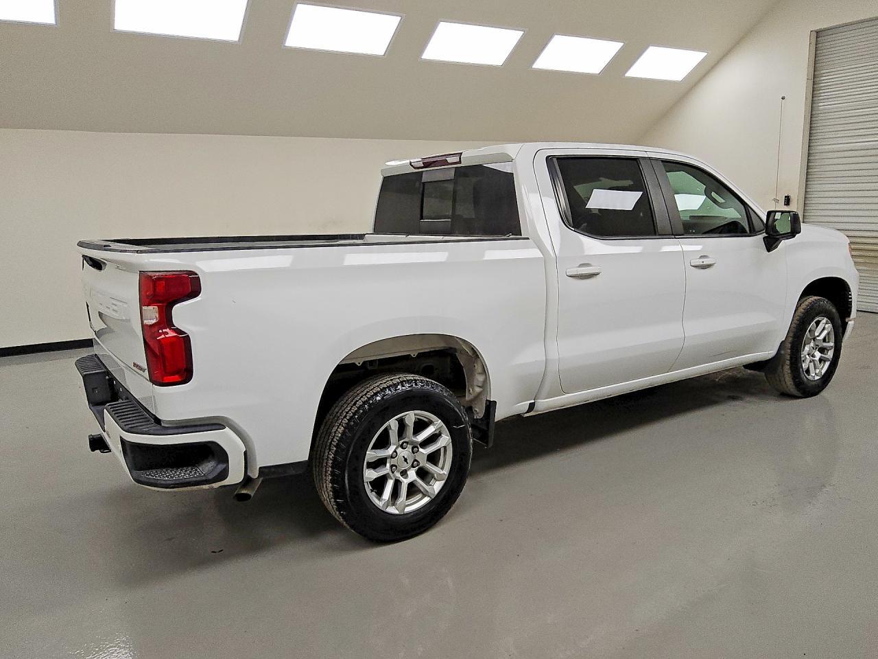 2022 Chevrolet Silverado K1500 Rst - Фото 3