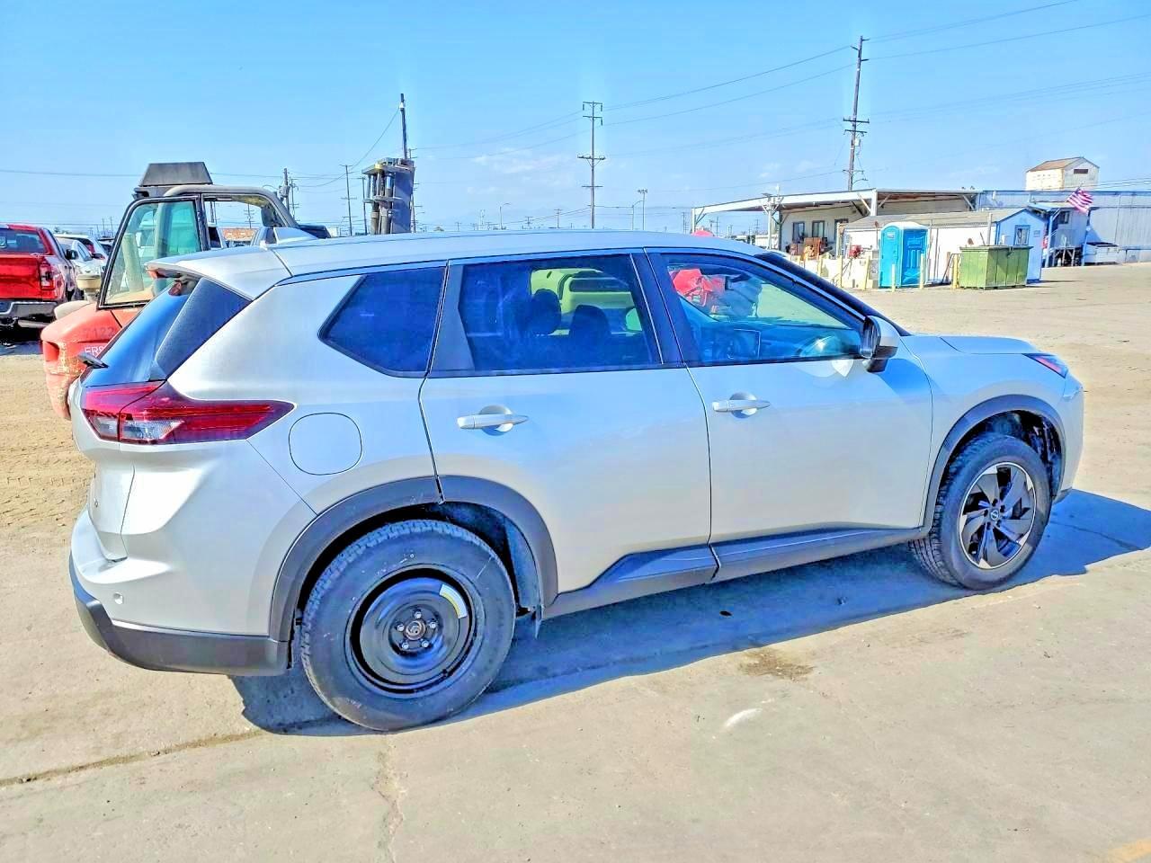 2025 Nissan Rogue Sv - Image 3