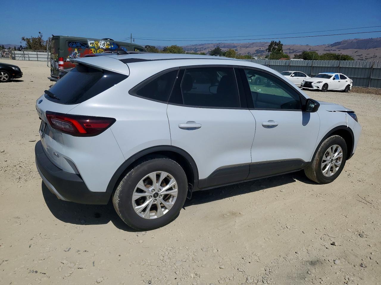 2025 Ford Escape Active - Image 3