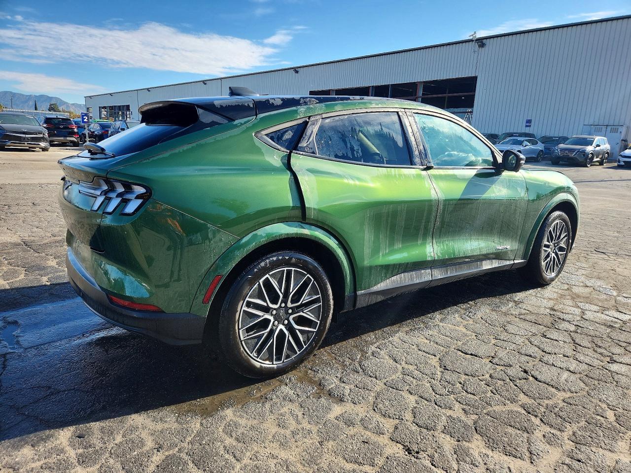 2025 Ford Mustang Mach-E Premium - Фото 3