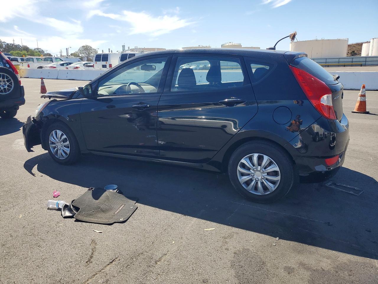 2012 Hyundai Accent Gs - Image 2