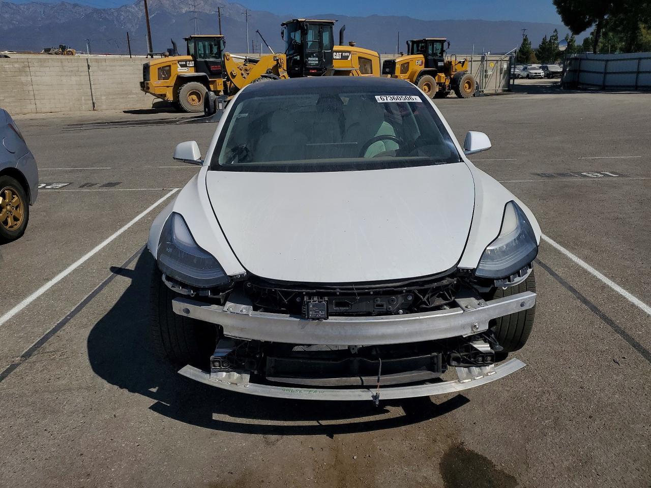2020 Tesla Model 3 - Фото 5