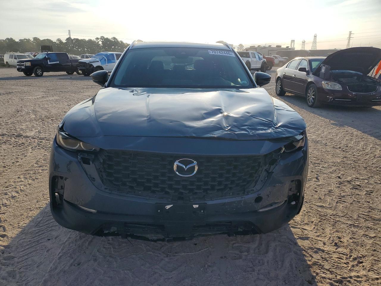 2024 Mazda Cx-50 Premium - Image 5