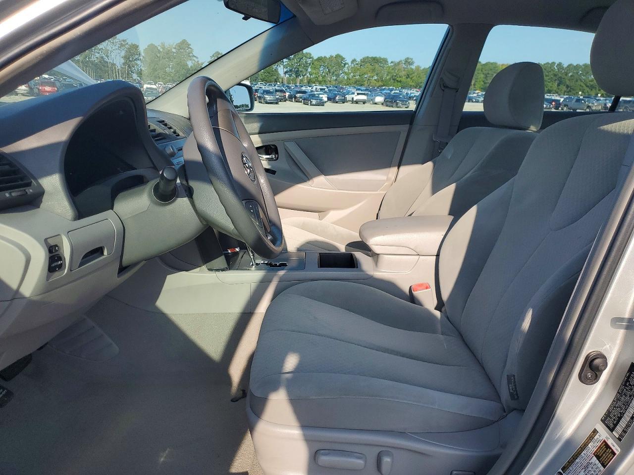 2009 Toyota Camry Le - Фото 7