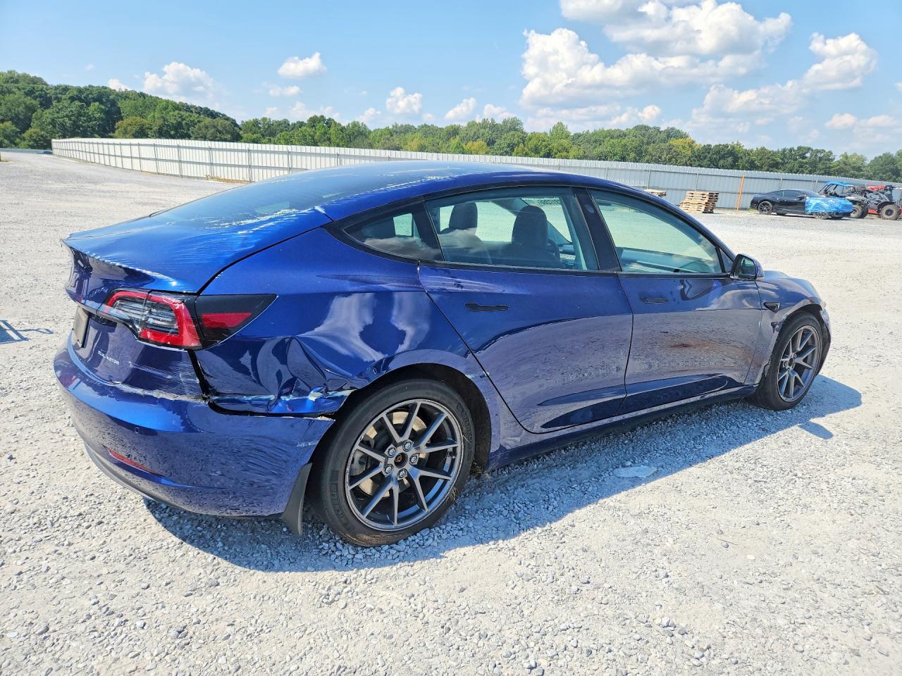 2021 Tesla Model 3 - Фото 3