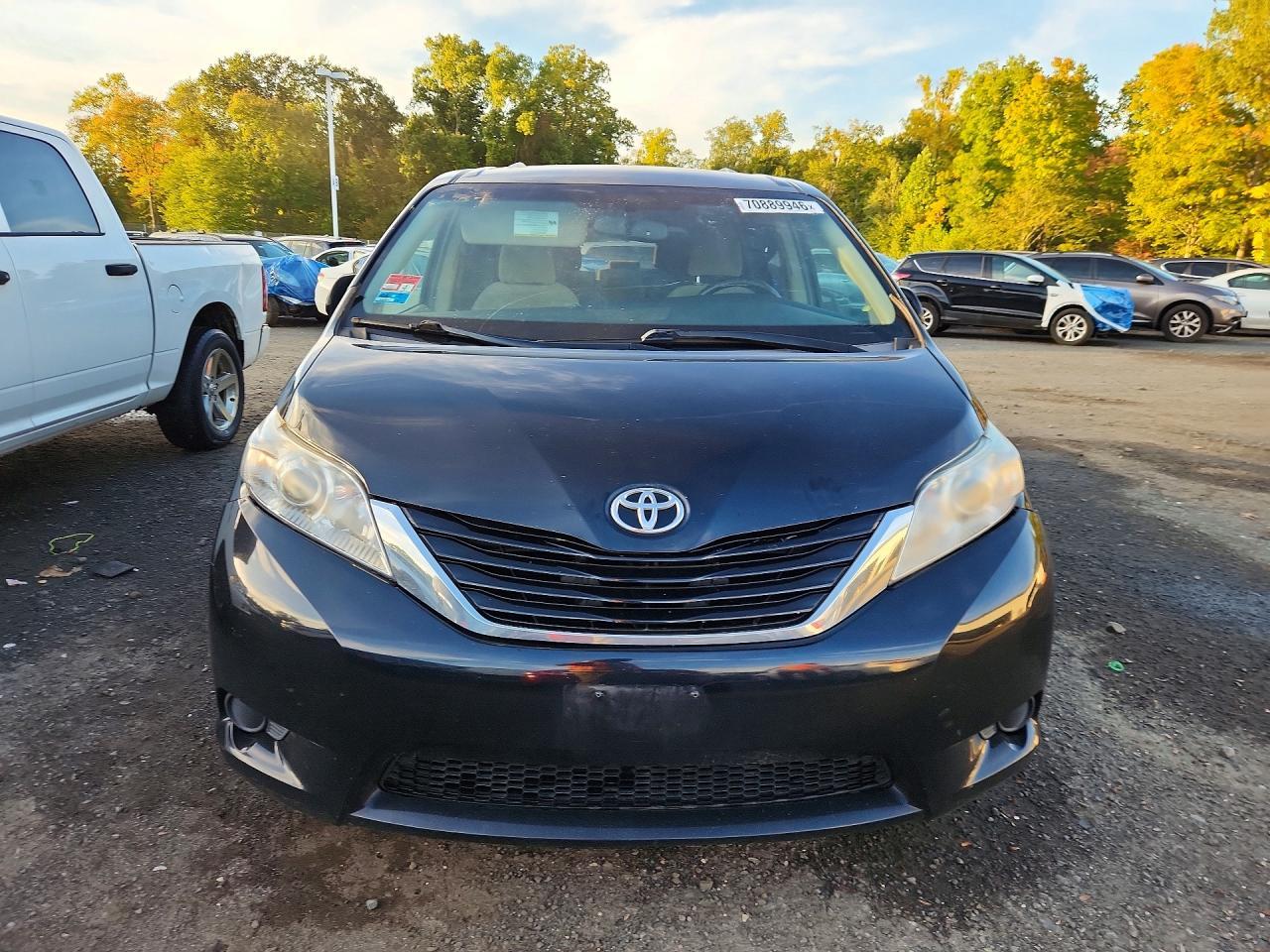 2017 Toyota Sienna Le - Фото 5