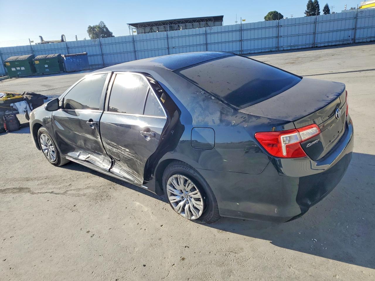 2013 Toyota Camry Hybrid Le - Фото 2